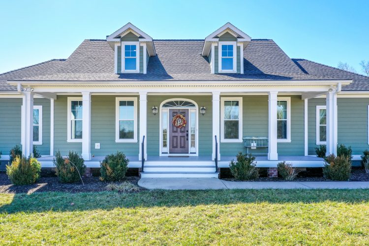 Spring Spruce Up: Top Reasons to Invest in New Siding and Windows for Your Richmond Home